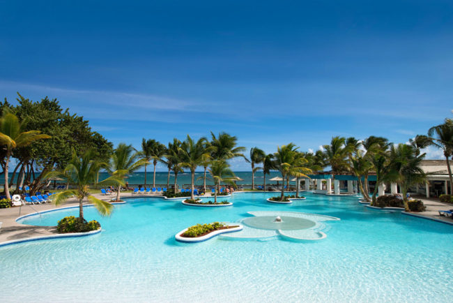 Coconut Bay Beach Resort St Lucia-Splash pool