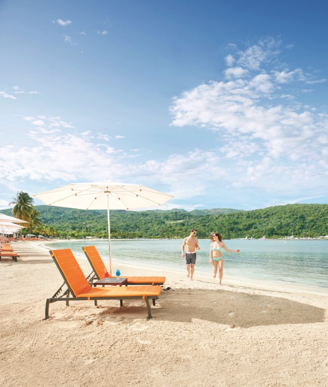 Moon Palace-Couple at beach 2